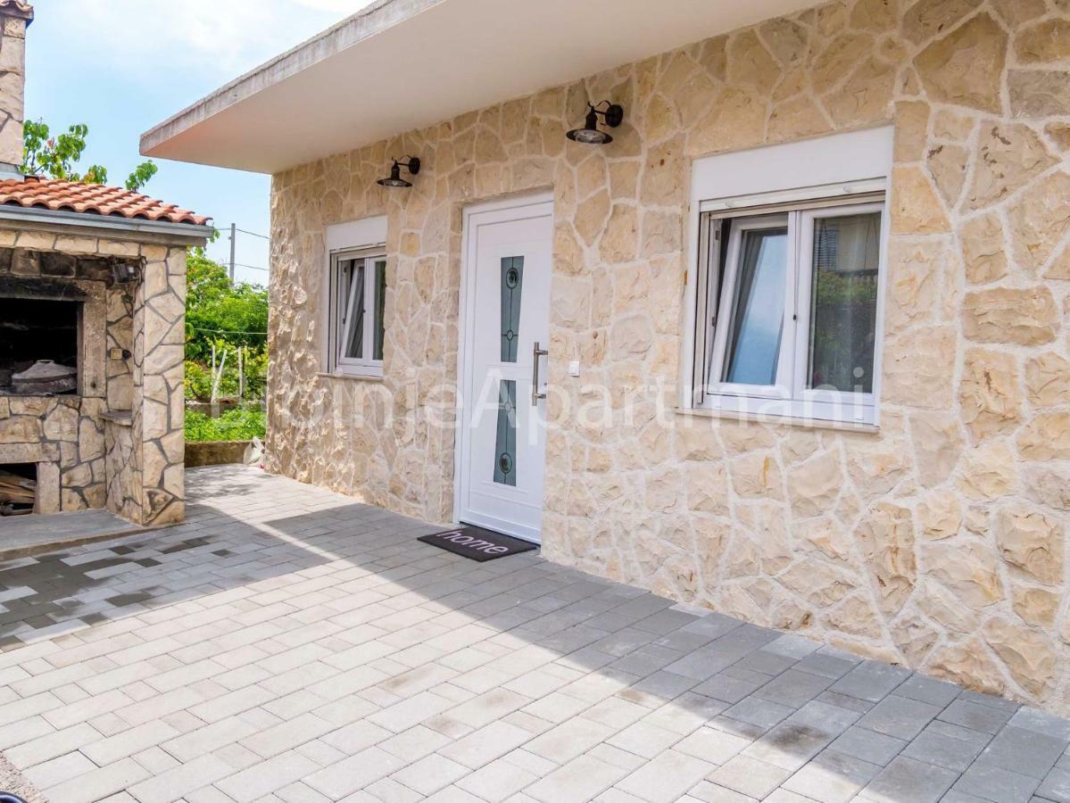 Ana I Ljubo Apartment ซูโกชัน ภายนอก รูปภาพ
