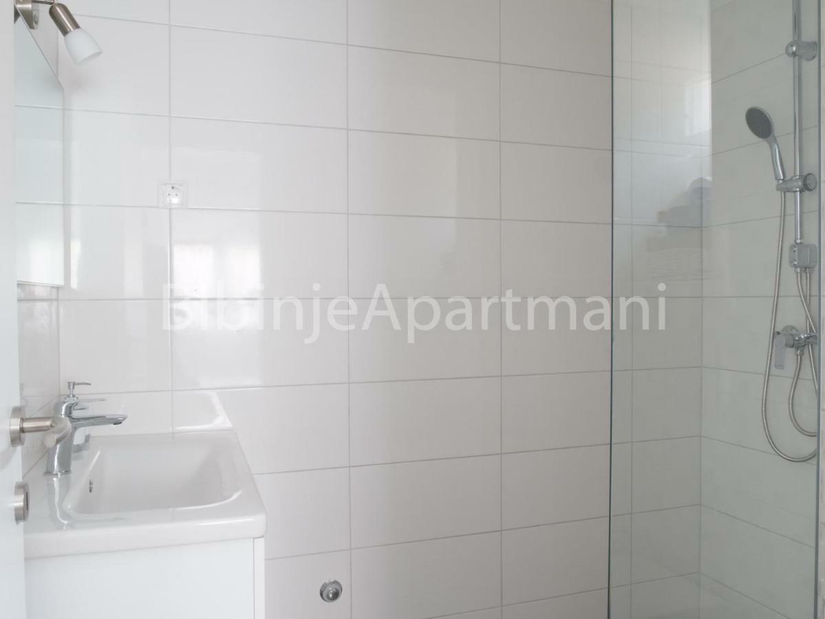 Ana I Ljubo Apartment ซูโกชัน ภายนอก รูปภาพ
